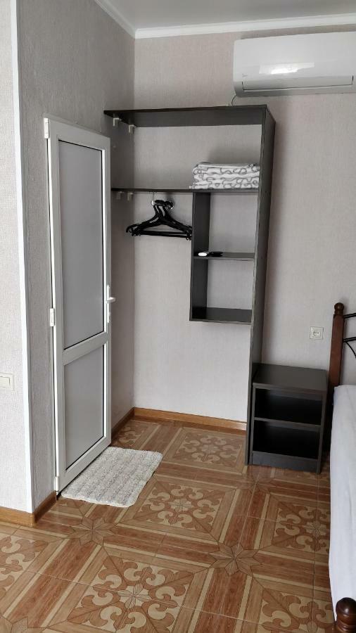 Tikhaya Gavan Guest House Gagra Extérieur photo