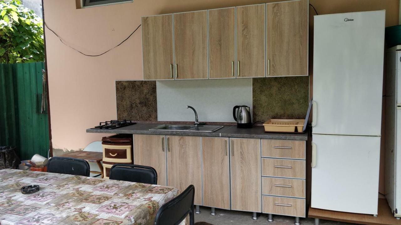 Tikhaya Gavan Guest House Gagra Extérieur photo